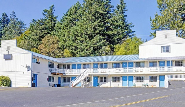 3 Units | Steps From Fairgrounds | Explore Local Charm & Book a Scenic Stay