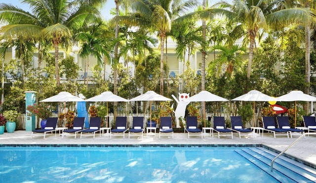 3BR Villas for Your Beach Getaway with Shuttle Service, Onsite Parking, Pools!