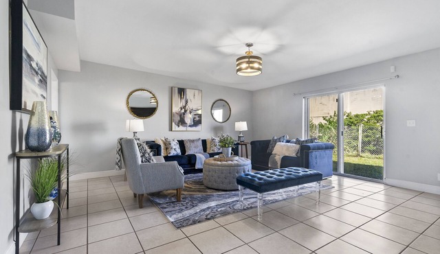 4 Bedrooms | 3 Bathrooms | Pet Friendly | Outdoor Lounge & Spacious Living Area