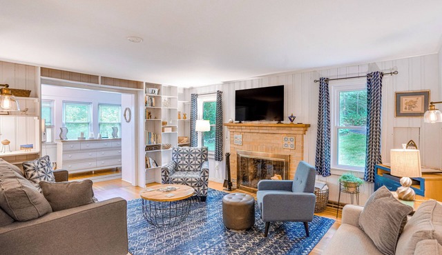 4 Mi to Skiing: Cottage w/Fire Pit in Richmond!