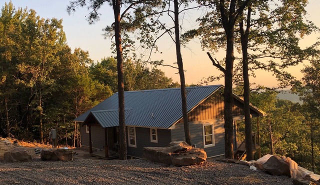 5 STAR Gorgeous Mountaintop Cottage DISCOUNTED RATES