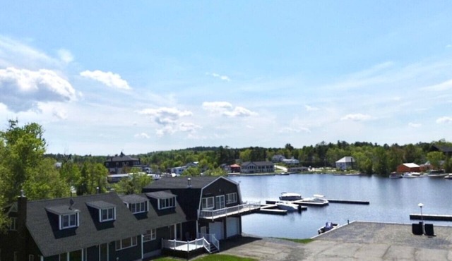 52B Marina House|In-Town with Kayaks & Pool Table