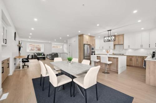 6BR Luxury Home with Terrace and Epic Views