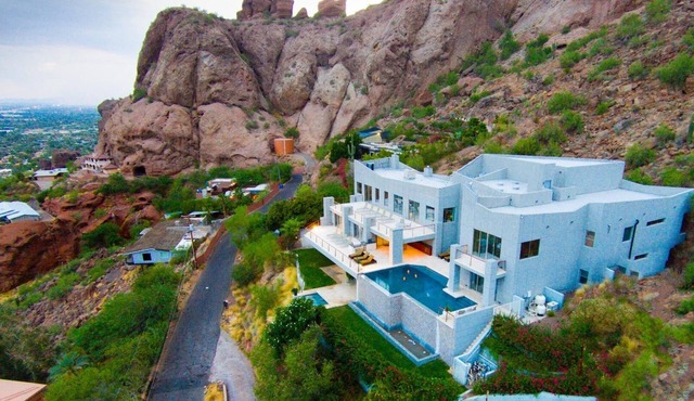 9BR Private Camelback Estate - Infinity Pool, Spa, Private Theater & Views