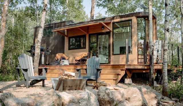 Alberta Glamping Tiny House with Sauna for Romantic Weekend Getaways Away from the City