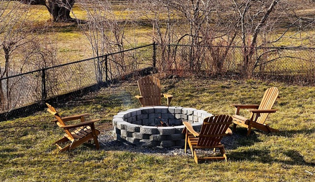 All Seasons Cottage | Game Room | Firepit