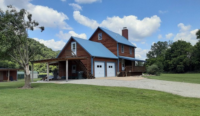 Amazing 5-bedroom house in Norfork, AR with views of the White & Norfork Rivers