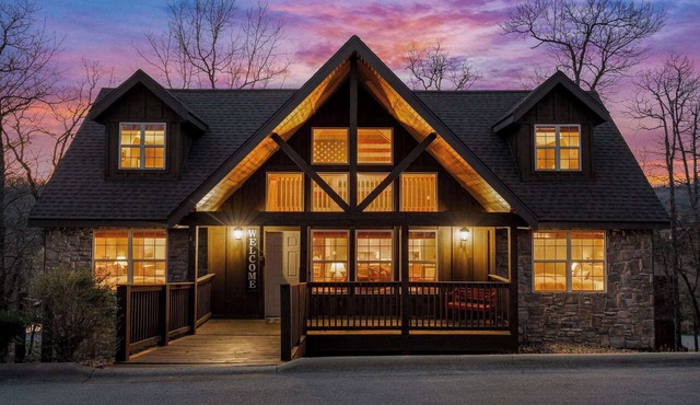 America's Cabin! 3 Pools! By Silver Dollar City!