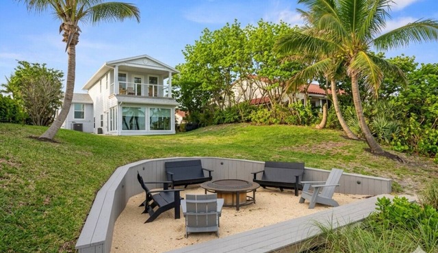 asa Solana | Luxury Oceanfront Cocoa Beach Home | Private Beach Access | 5 Bedrooms | Sleeps 8