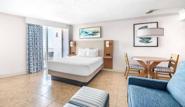 Atlantic Beach Studio w/Kitchen l Pools, BBQ Area near Daytona Speedway
