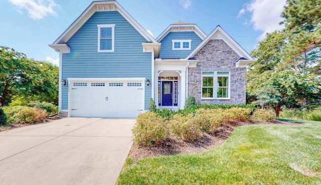 Bayside Resort home with paid-access pools & other resort amenities