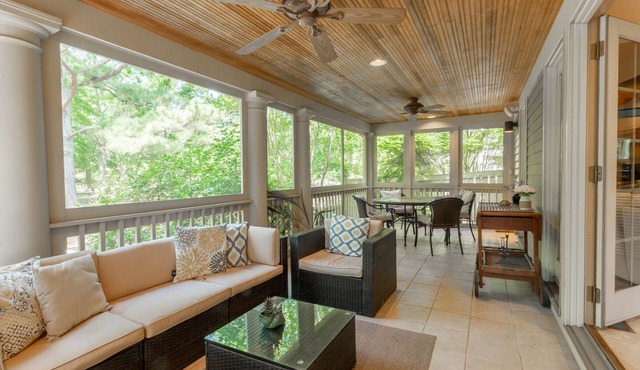 Beautiful 4BR Rehoboth Beach Home w/Gorgeous Porch