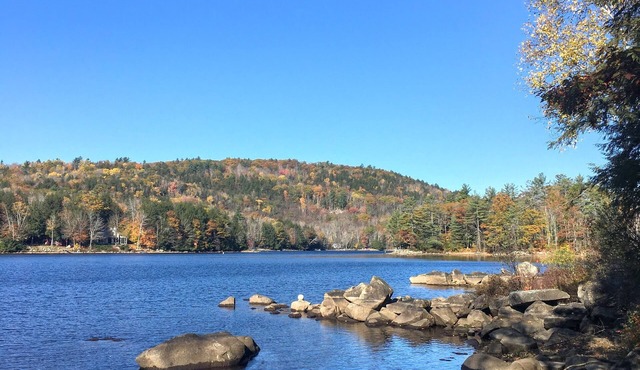 Beautiful and Quiet 3-bedroom Lake House