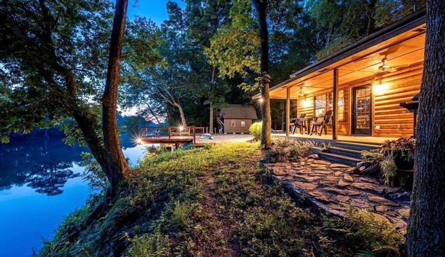 Beautiful Broken Bow Cabin with Private River Access