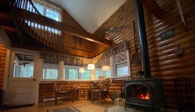 Beautiful Cozy Cabin Retreat near Ossipee Lake!