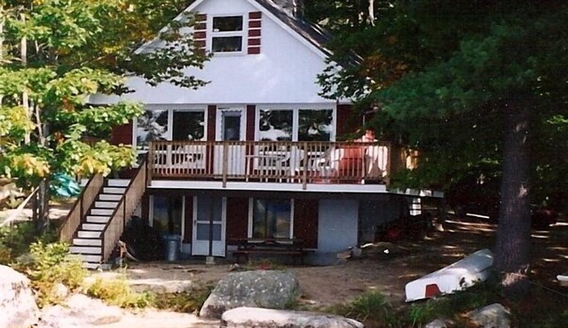 Beautiful Lakefront Cottage on Pristine Thompson Lake