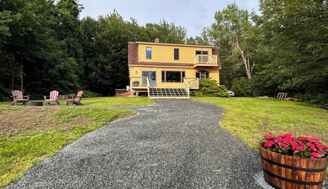 Beautiful Ocean Front Home. Minutes to Bar Harbor.