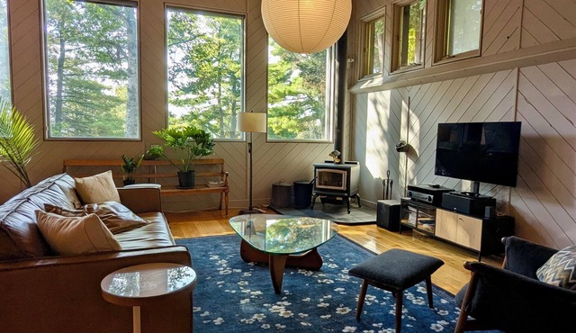 Birch View Studio - A spacious and refined woodland retreat with sauna & hot tub