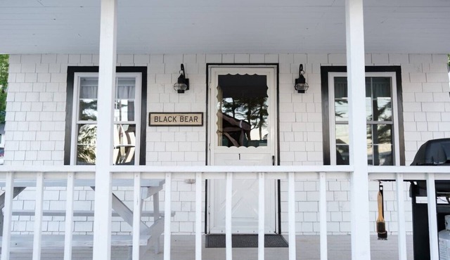 Black Bear Cottage on the Stunning West Shore of Sebago Lake