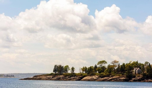 Bluebird Ocean Point Inn | Double Queen | with Private Beach Access