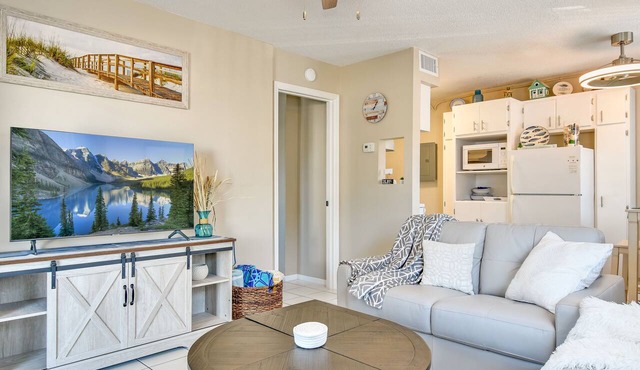 Bottom Floor Corner Beach Condo w/Pool - Across Street From Beach
