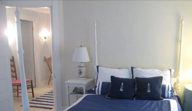 Bright Beach House,Spacious, Allows Dogs