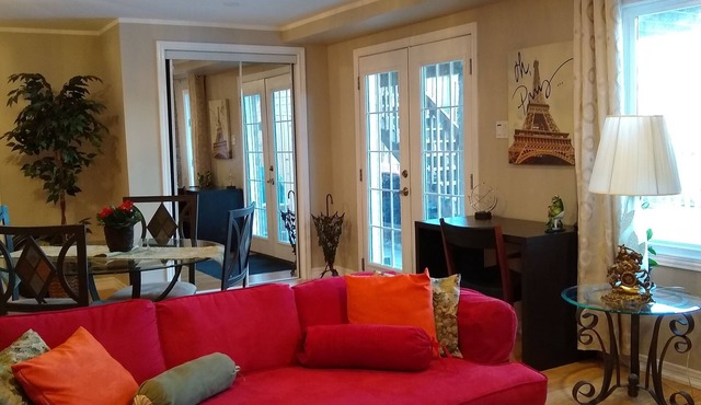 BRIGHT SUITE: 2 BDRMS - PATIO/BACK YARD, PARK/GRAND RIVER WALKING TRAILS
