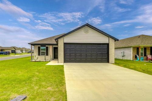 Bring Your Pets! Family-Friendly Getaway in Cabot