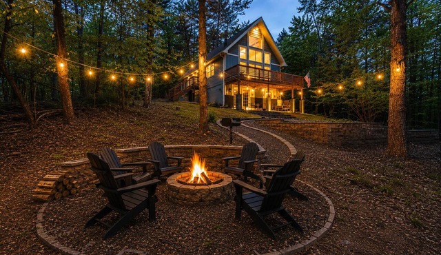 Bryce Resort Cabin - Hot Tub - Game Room - Fire Pit - Pet Friendly