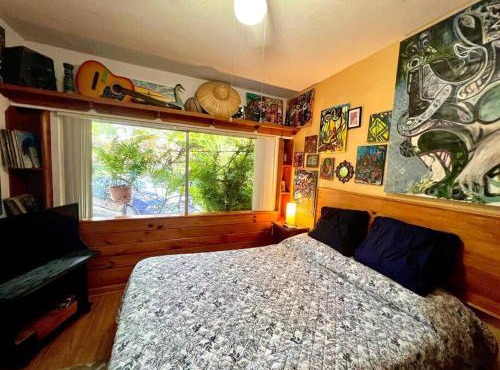 Bungalow Oasis Central Location from Miami to Keys, Pets Welcome, Yard,Terrace, Free Fast WiFi & Cable
