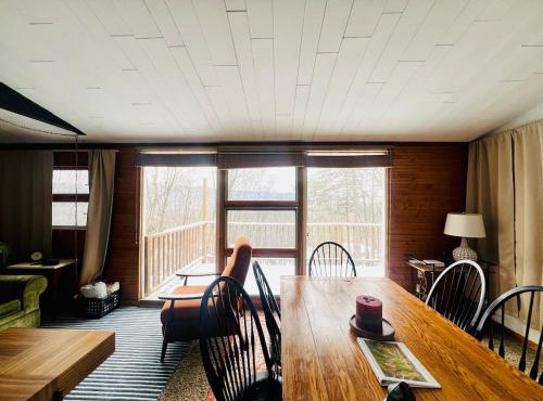 Camp Dandelion - Cozy 2BR Cabin Near Cowans Gap