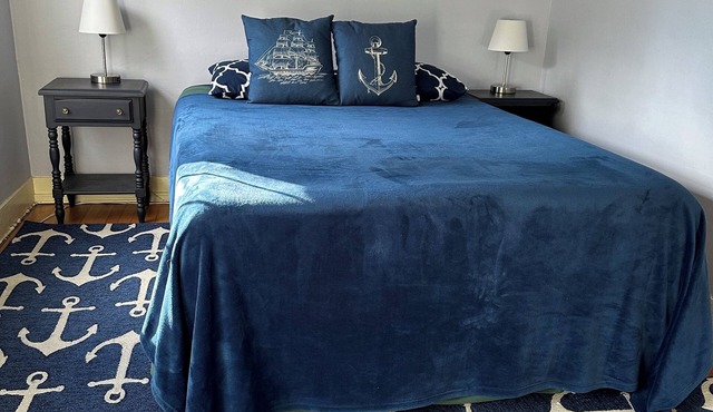 Captain's 1BR Apt. Experience authentic Maine. Near everything. No fees.
