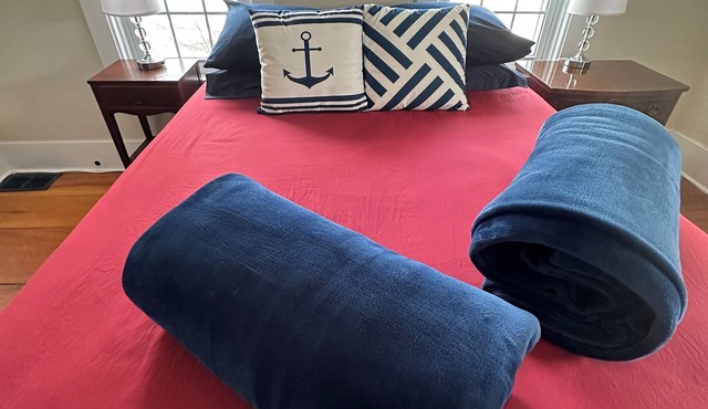 Captain's 2BR Suite. Best value, near everything, big yard, treehouse. No fees.