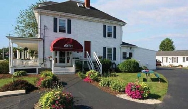 Carriage House Motel Cottages & Suites