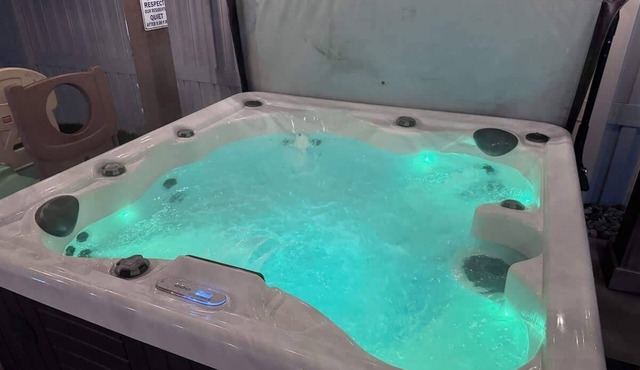 Casa Grande – Hot Tub, Game Room & Sleeps 16 Near Boise