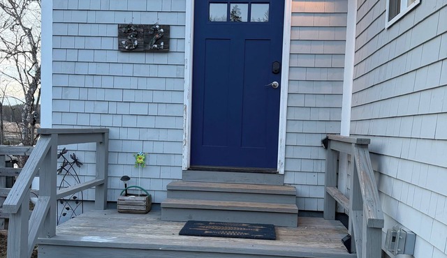 Charming 2-bedroom house in peaceful Township of Trescott with WiFi