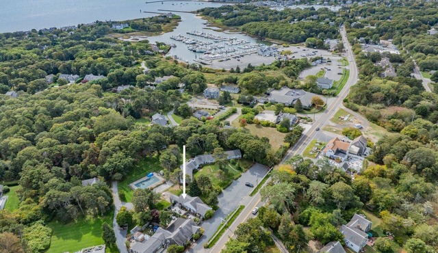 Charming Cape Cod Cottage with Pool Near Red River Beach