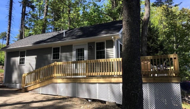 Charming Cottage Retreat with Private Deck and BBQ near Camden, Maine