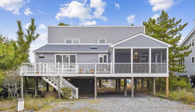 Charming Oceanside Saltbox Style Home in Bethany Beach!