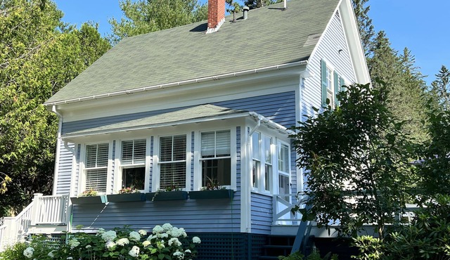 Charming, pet-friendly home close to Acadia with a spacious yard & a nice deck.