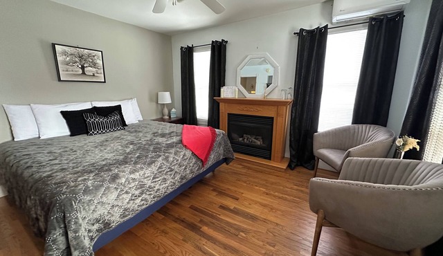 Charming studio apartment in Hammondsport- Unit 6 @ The Champagne House