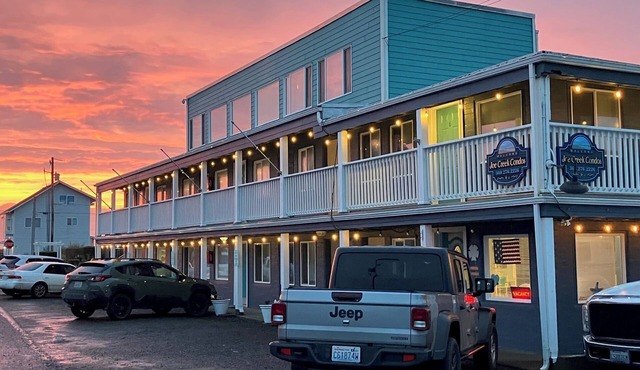 Charming studio in terrific Pacific Beach with WiFi. Under 5 min walk to beach