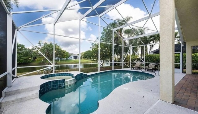 Charming villa in wonderful Jensen Beach Florida with a private swimming pool.