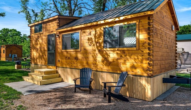 Charming Wooden Cabin Nestled Amidst Trees in Branson, Missouri