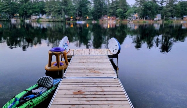Classic Maine Cabin, Private Waterfront Easy Access to Nearby Amenities