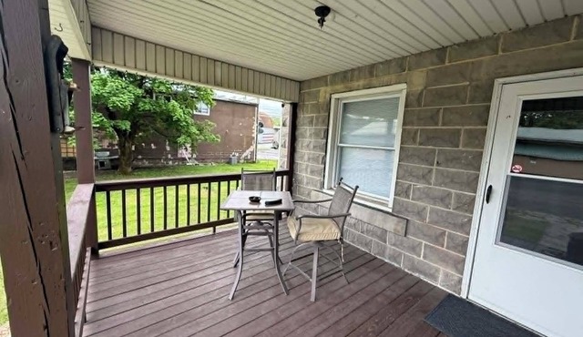 Classic Stone Manor with AC in welcoming Terra Alta, WV