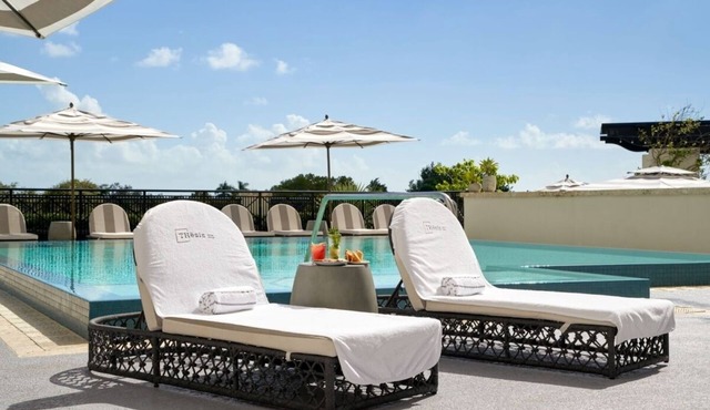 Close to Coconut Grove! 4 Relaxing Units, Onsite Parking! Pets are Allowed!
