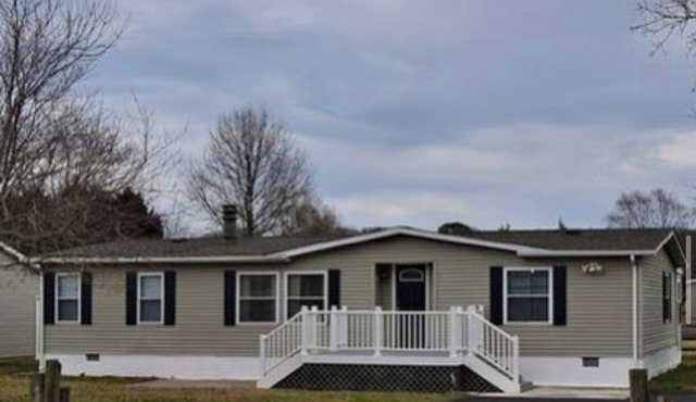 Close to the Beaches and Shopping