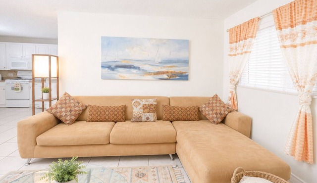 Coastal Comfort in Quiet Neighborhood- 3BR