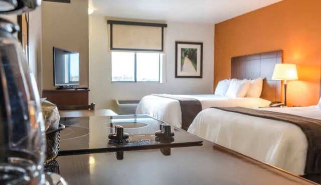 Comfortable Suites with Kitchenettes Near HAPO Center and Event Sites